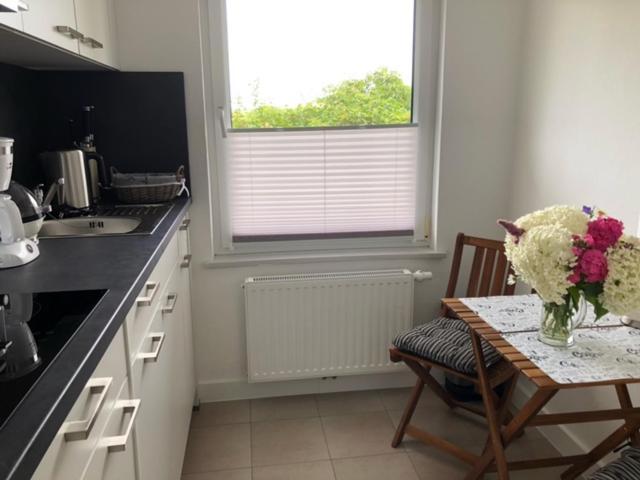 Die Graefin Auf Ruegen - Ferienappartements Parchtitz Экстерьер фото