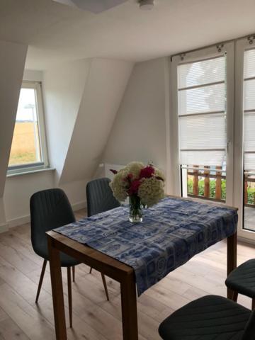 Die Graefin Auf Ruegen - Ferienappartements Parchtitz Экстерьер фото